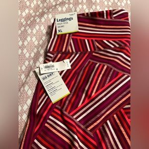 NWT Old Navy xl dry wicking legging. Think waist band. Super stretch nice fit